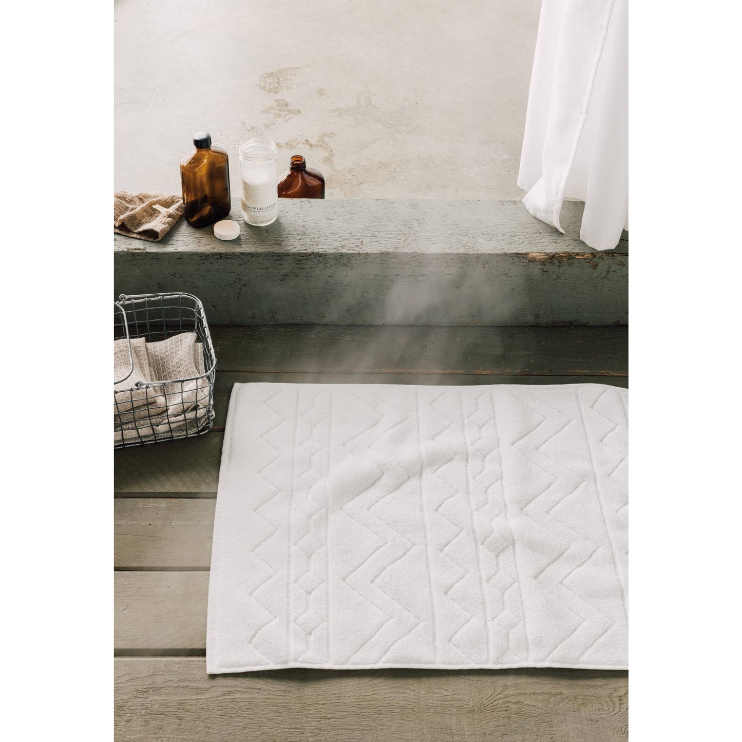 White Jacquard Bathmat