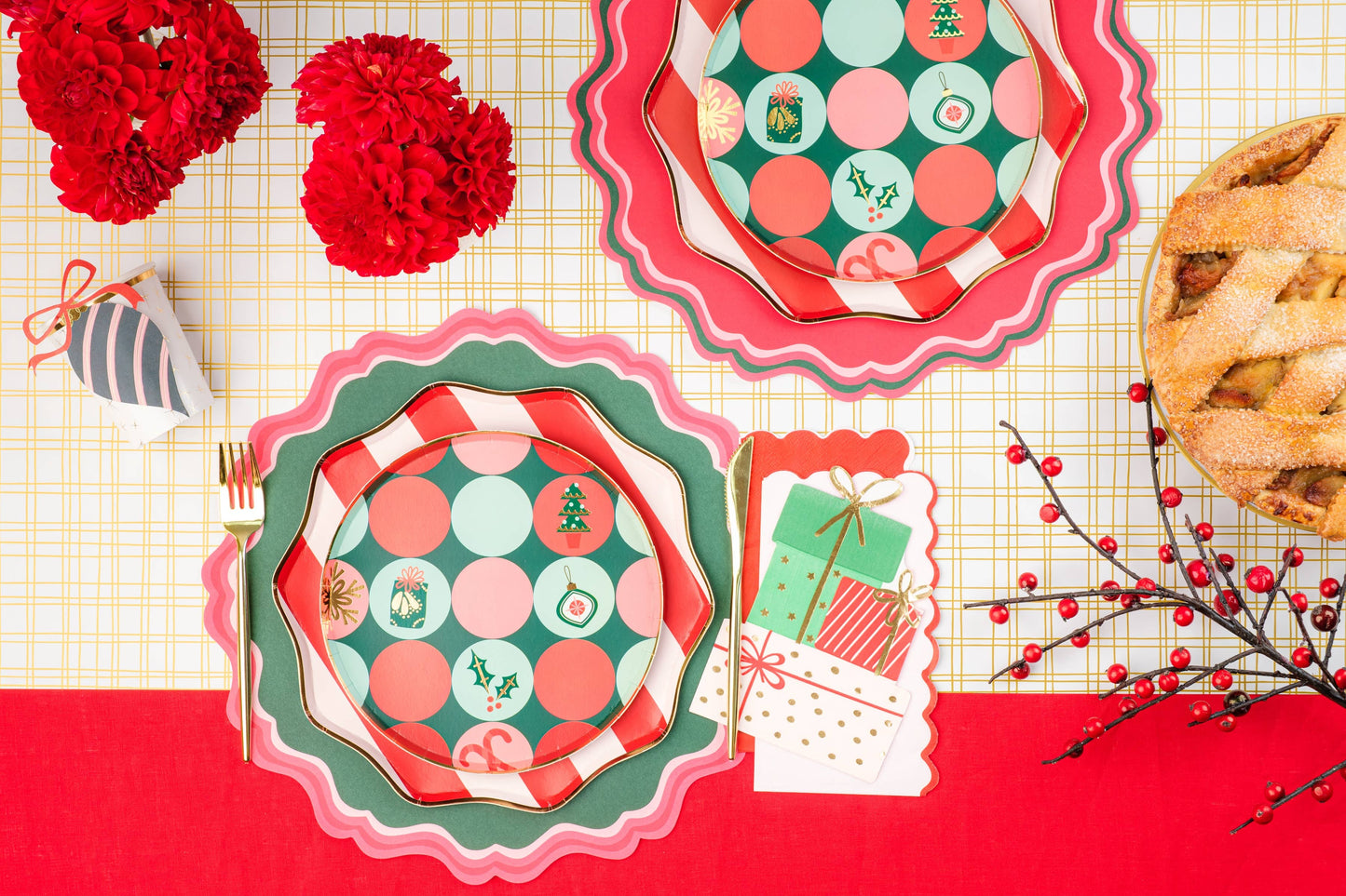 Holiday Fancy Scallop Placemats