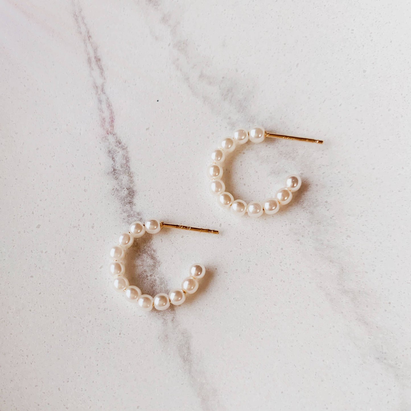 AMELIE / Minimalist Pearl Hoop